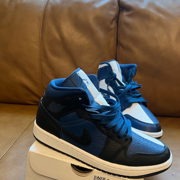 Armory navy color Retro 1 Air Jordan - Picture 4 of 5